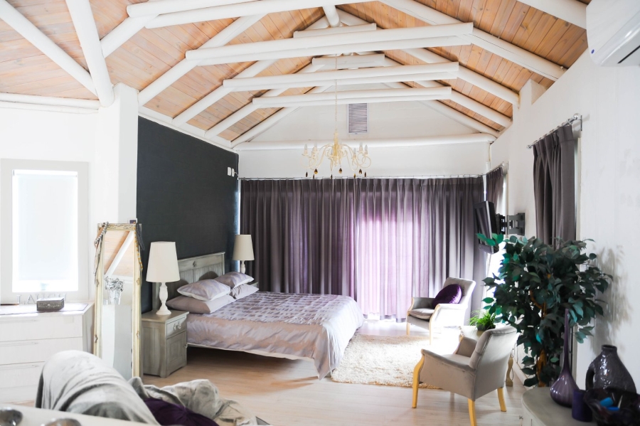 5 Bedroom Property for Sale in Myburgh Park Western Cape